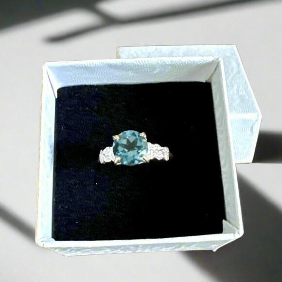 10K Solid Yellow Gold 2.36 Carat London Blue Topaz 12 Diamond Ring SZ 7.25 - Picture 4 of 6
